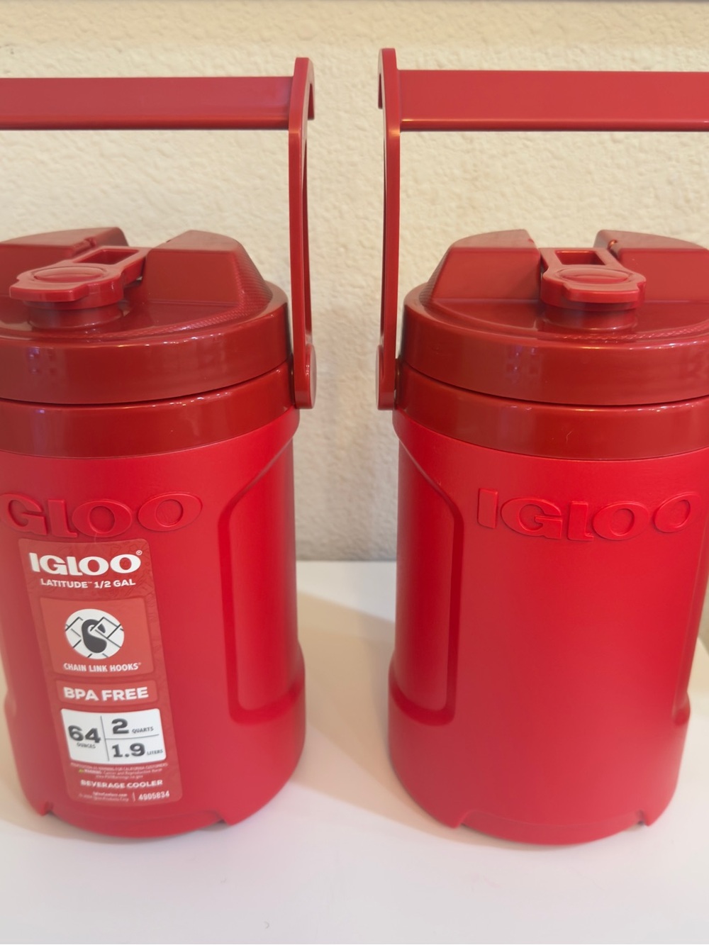 New 2 Pack of Igloo Latitude 1/2 Gallon Beverage Coolers